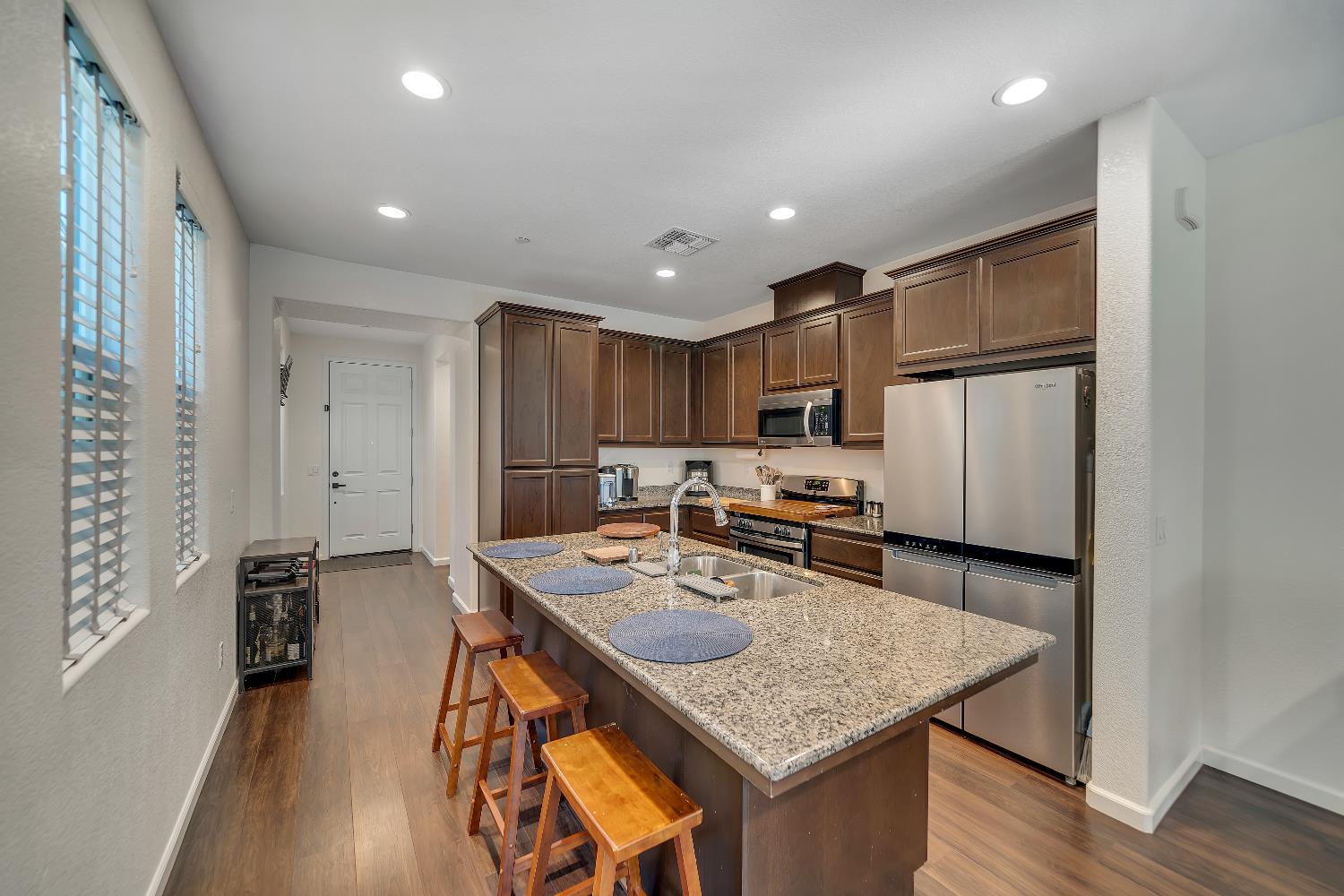 844 Castellona Dr, Newman, CA 95360