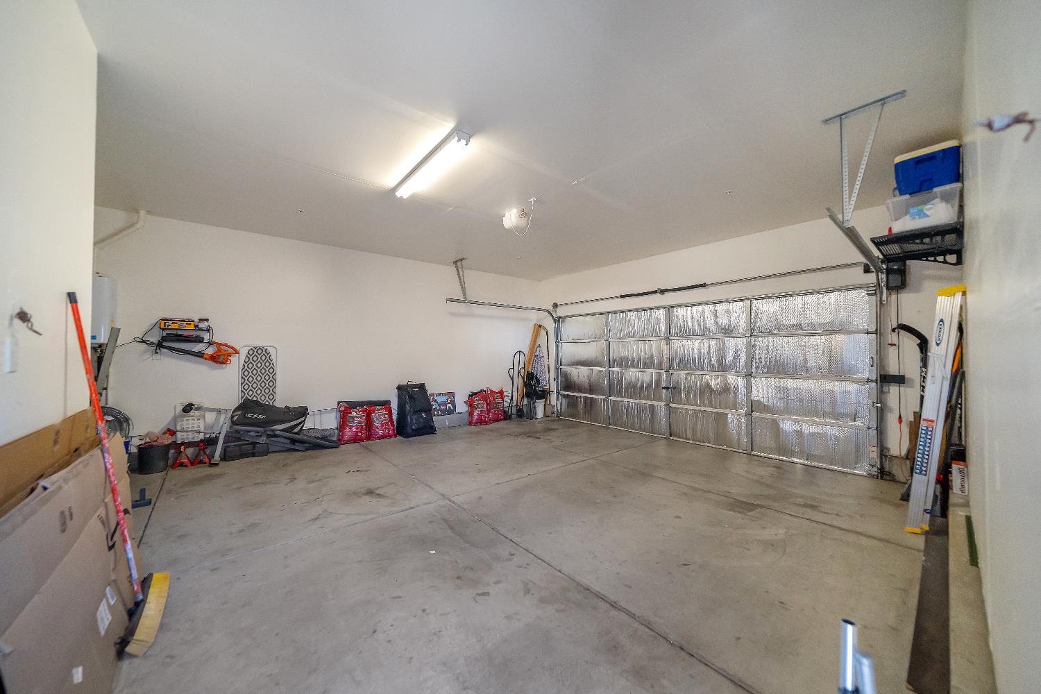 844 Castellona Dr, Newman, CA 95360