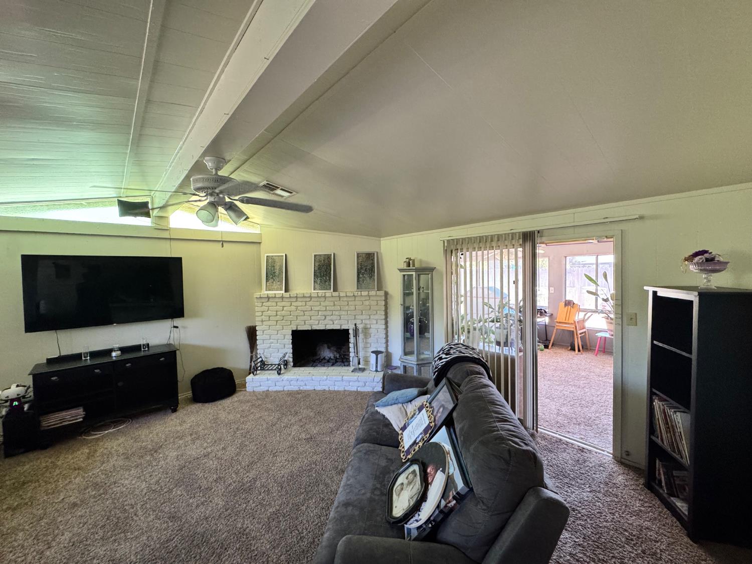 980 Sydney Ln, Merced, CA 95341