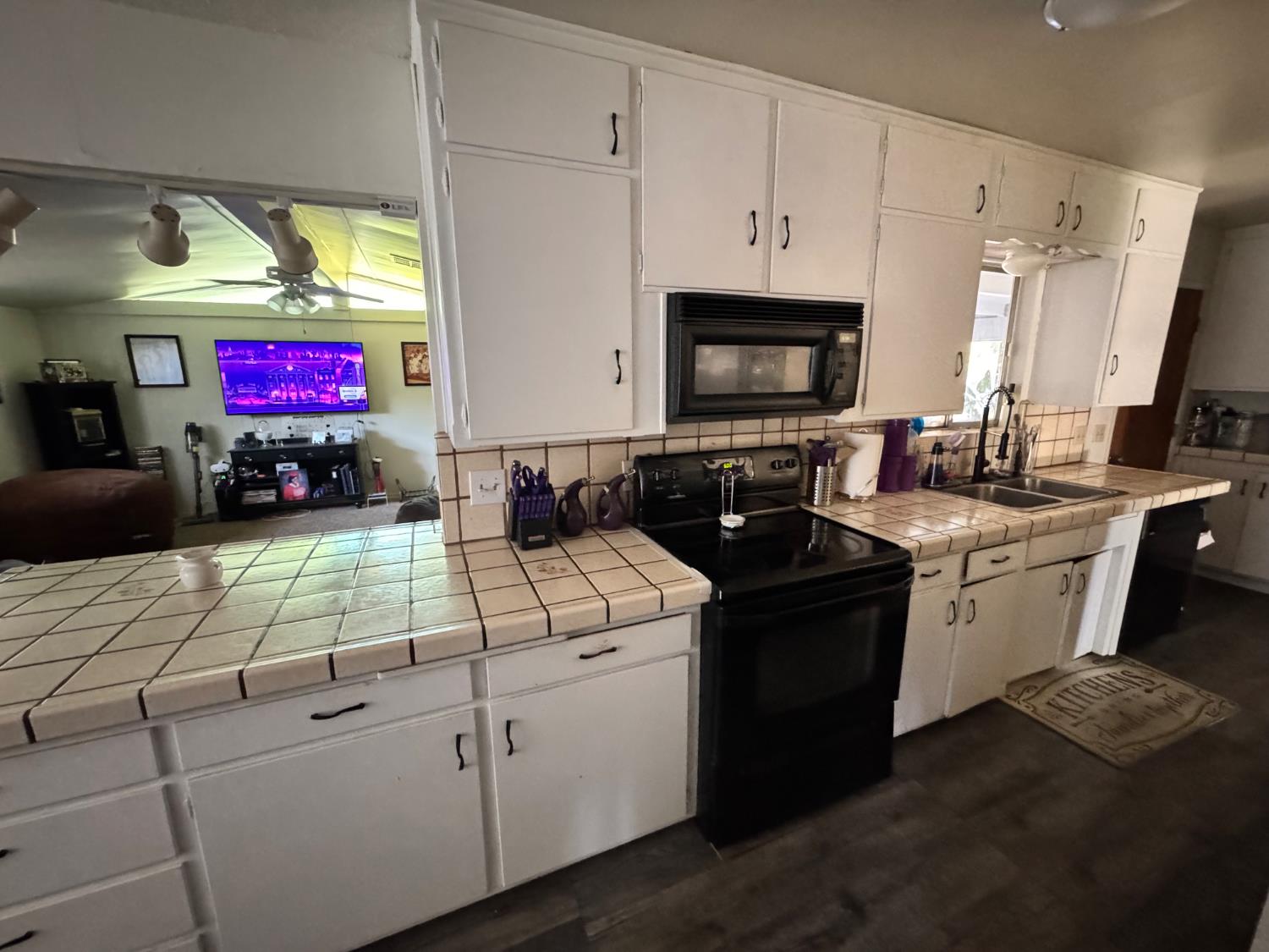 980 Sydney Ln, Merced, CA 95341