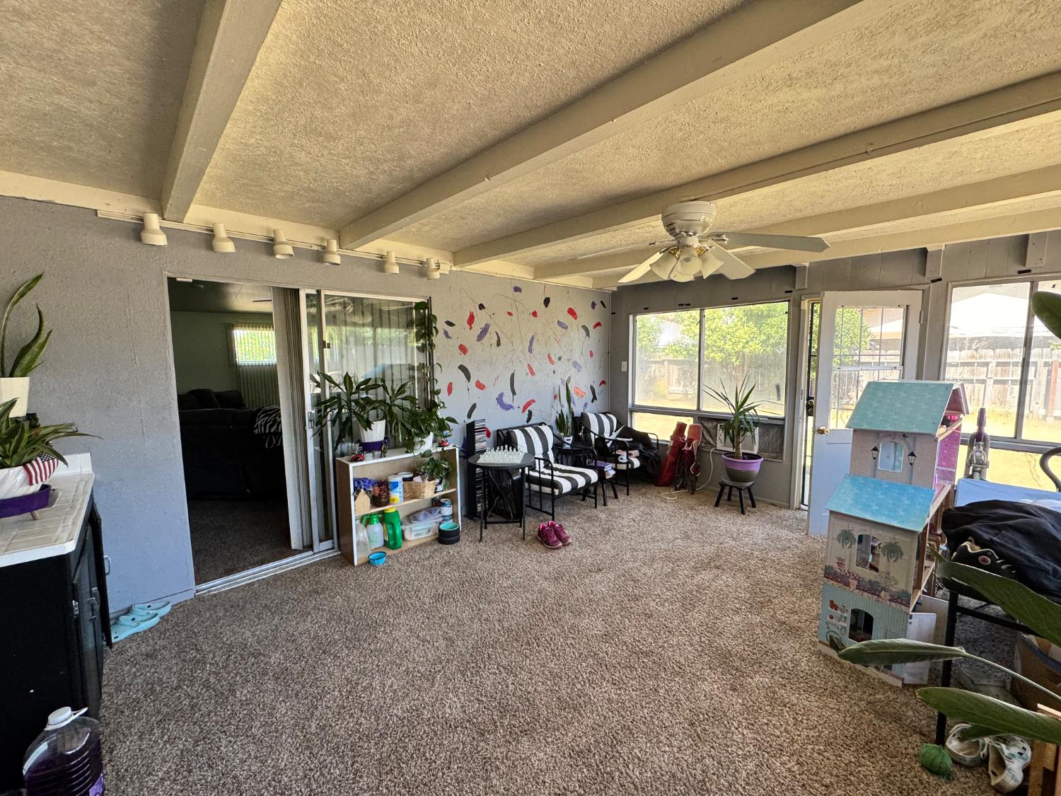 980 Sydney Ln, Merced, CA 95341