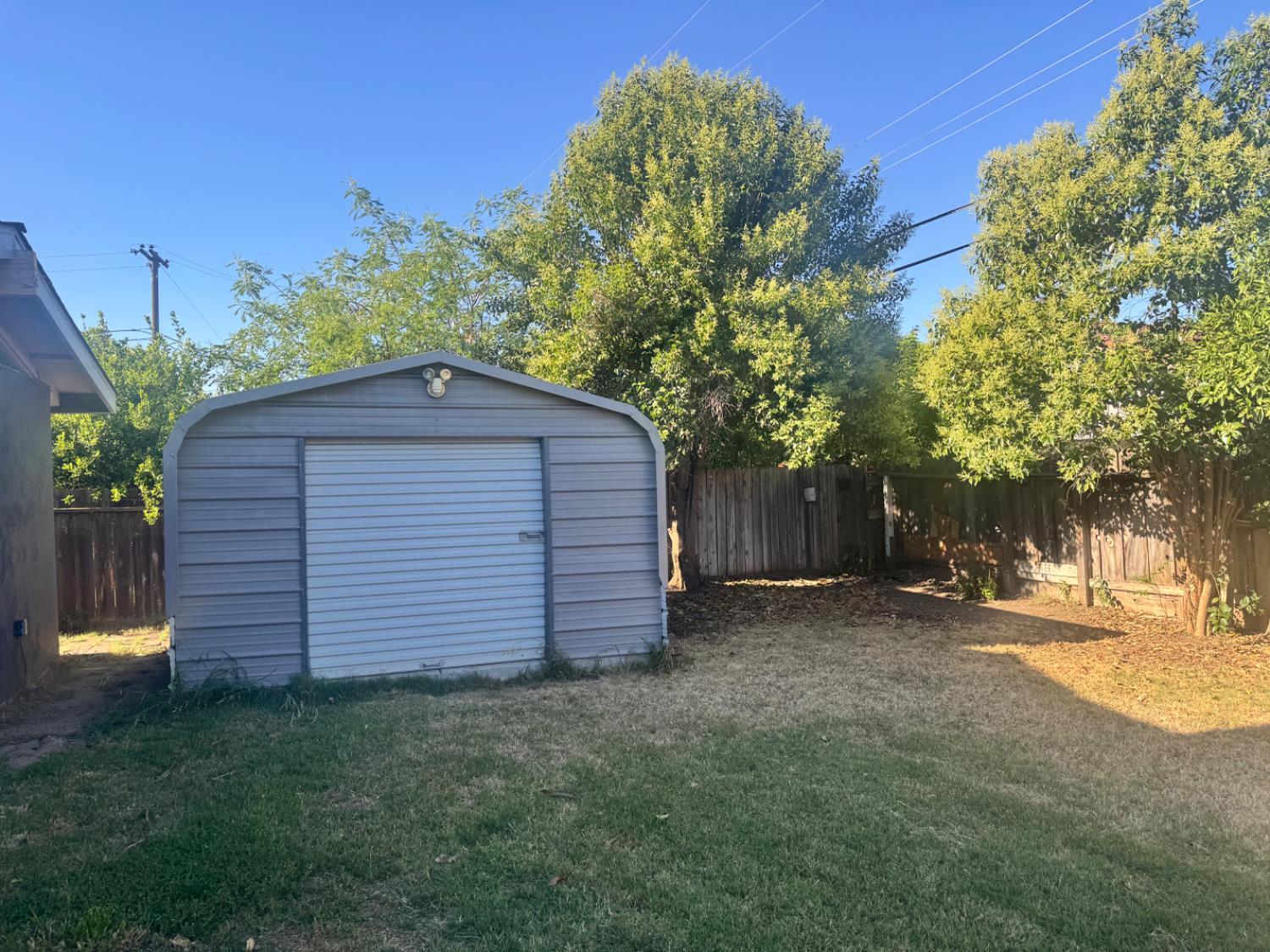 980 Sydney Ln, Merced, CA 95341