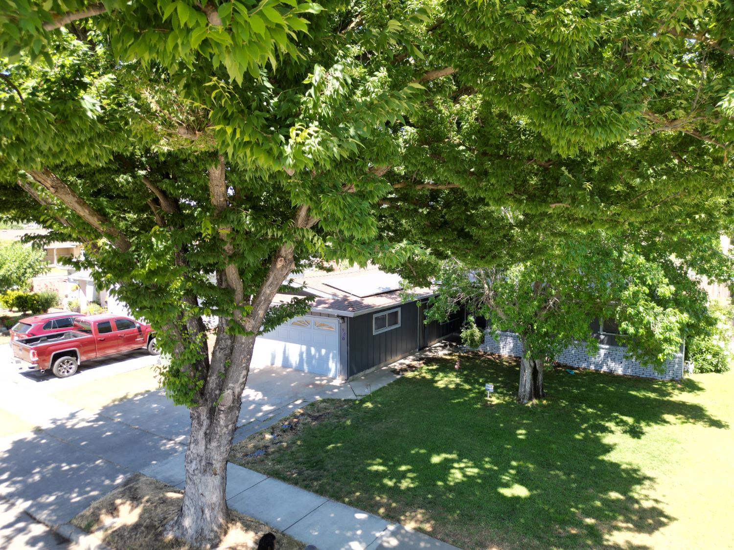 980 Sydney Ln, Merced, CA 95341