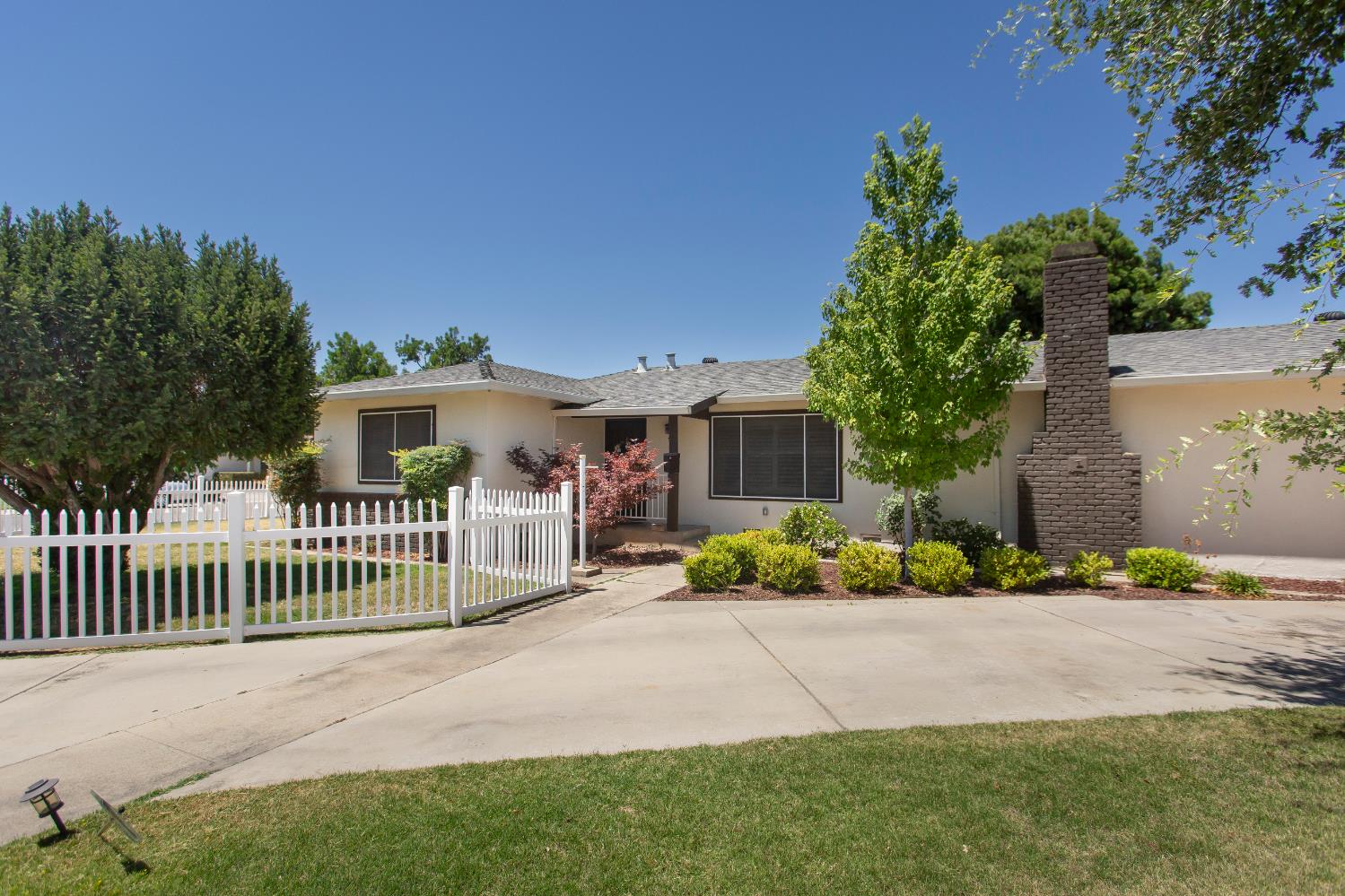 1709 Brenda Way, Turlock, CA 95382
