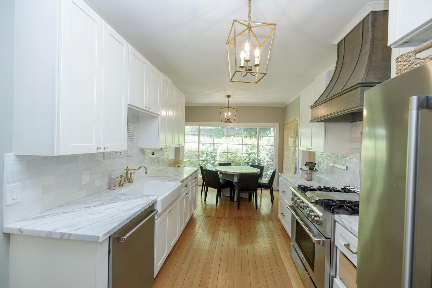 306 California Ave, Oakdale, CA 95361