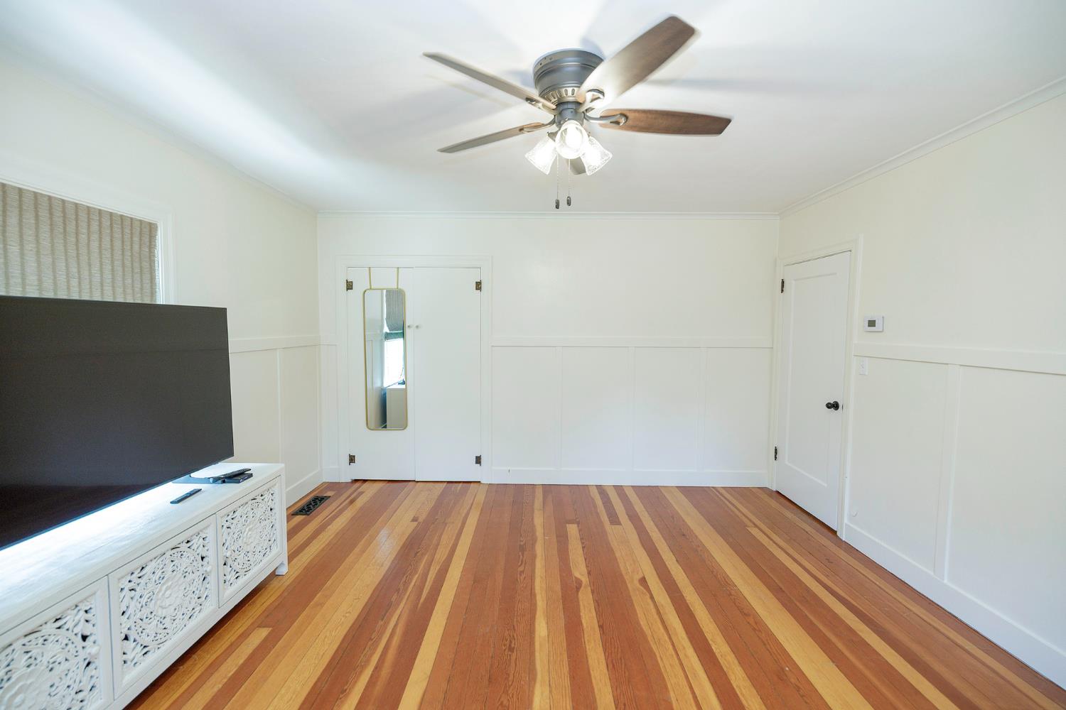 306 California Ave, Oakdale, CA 95361