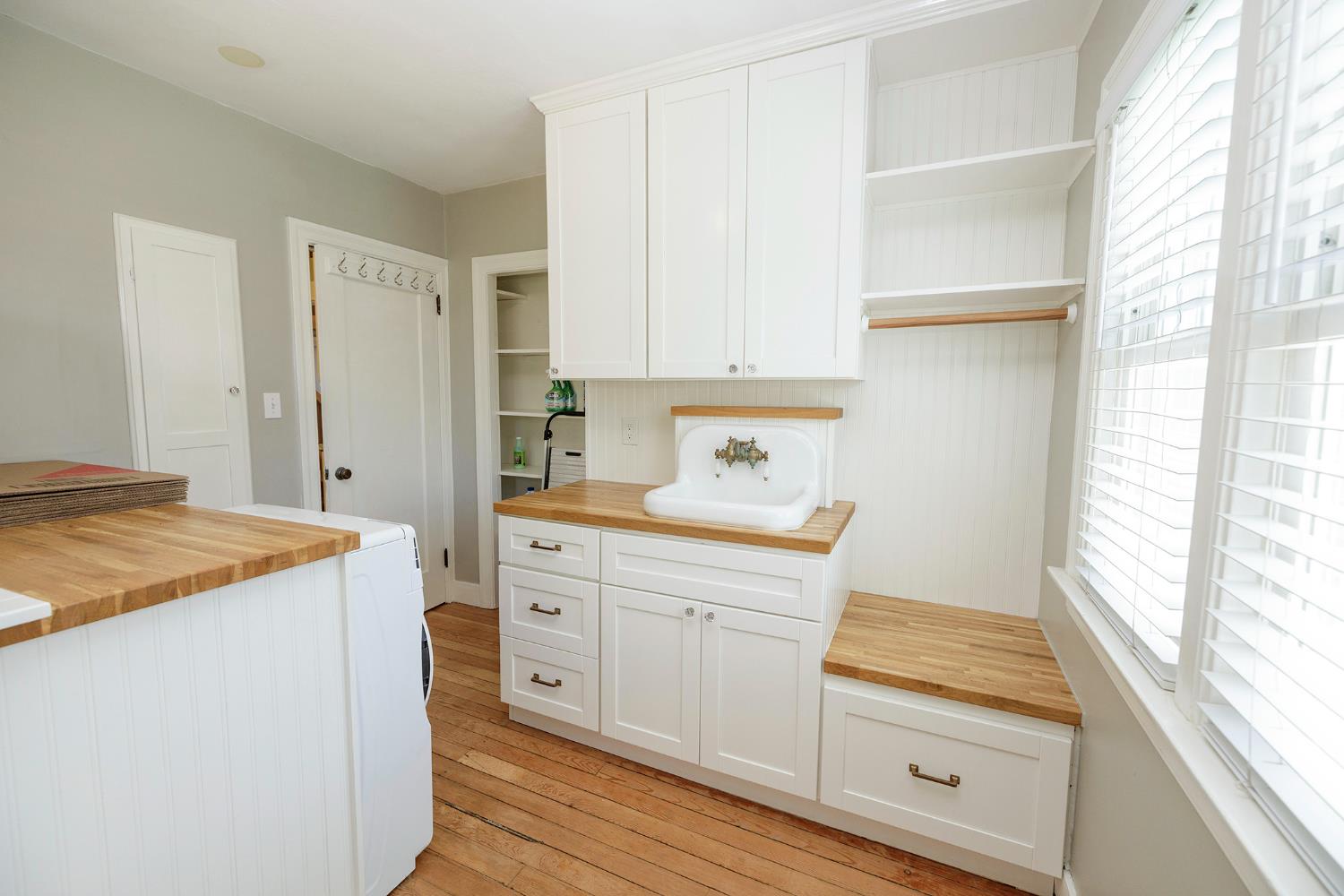 306 California Ave, Oakdale, CA 95361