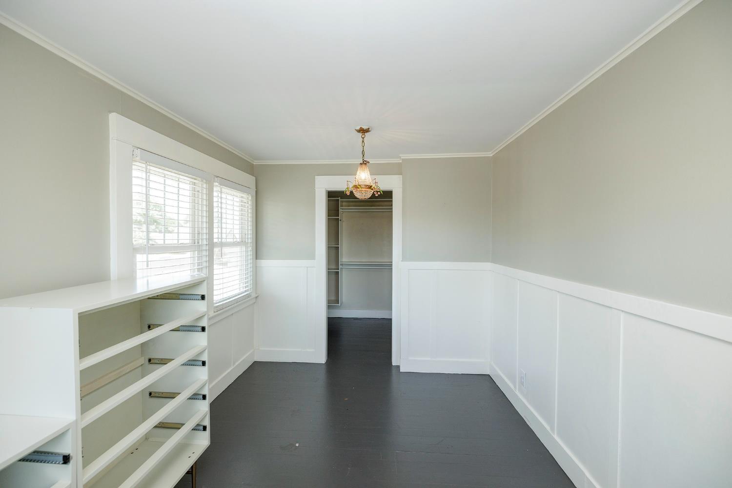 306 California Ave, Oakdale, CA 95361