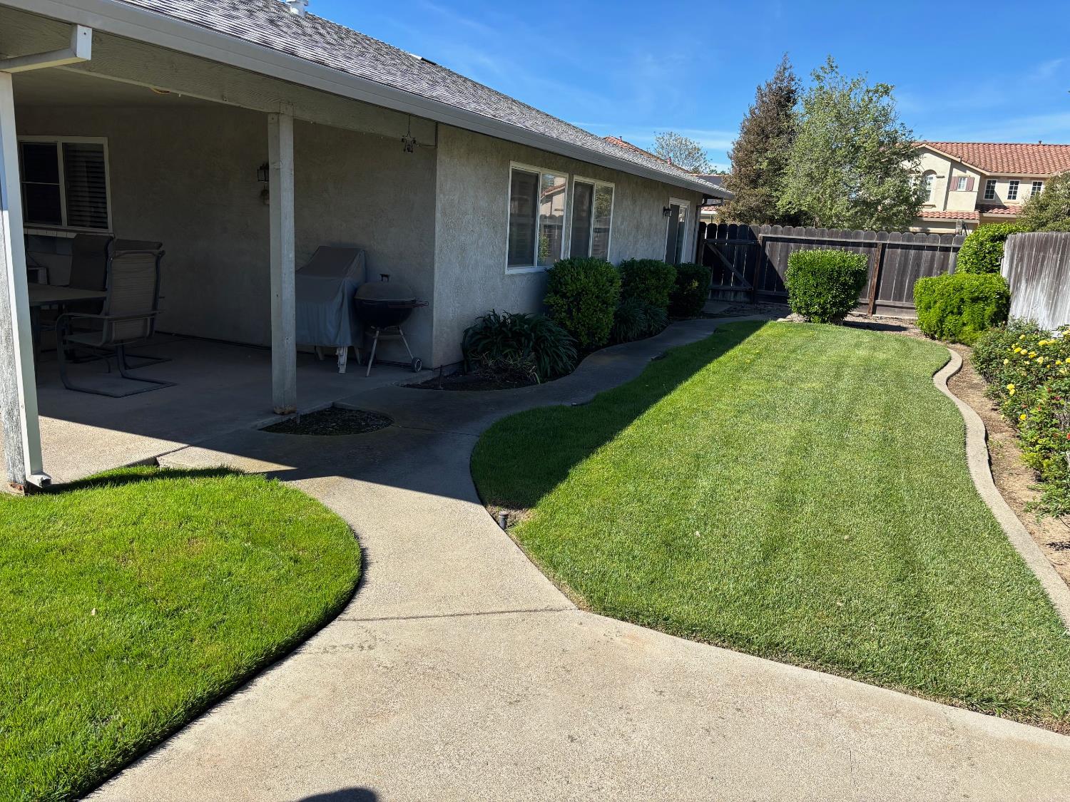 1691 Davis St, Ripon, CA 95366