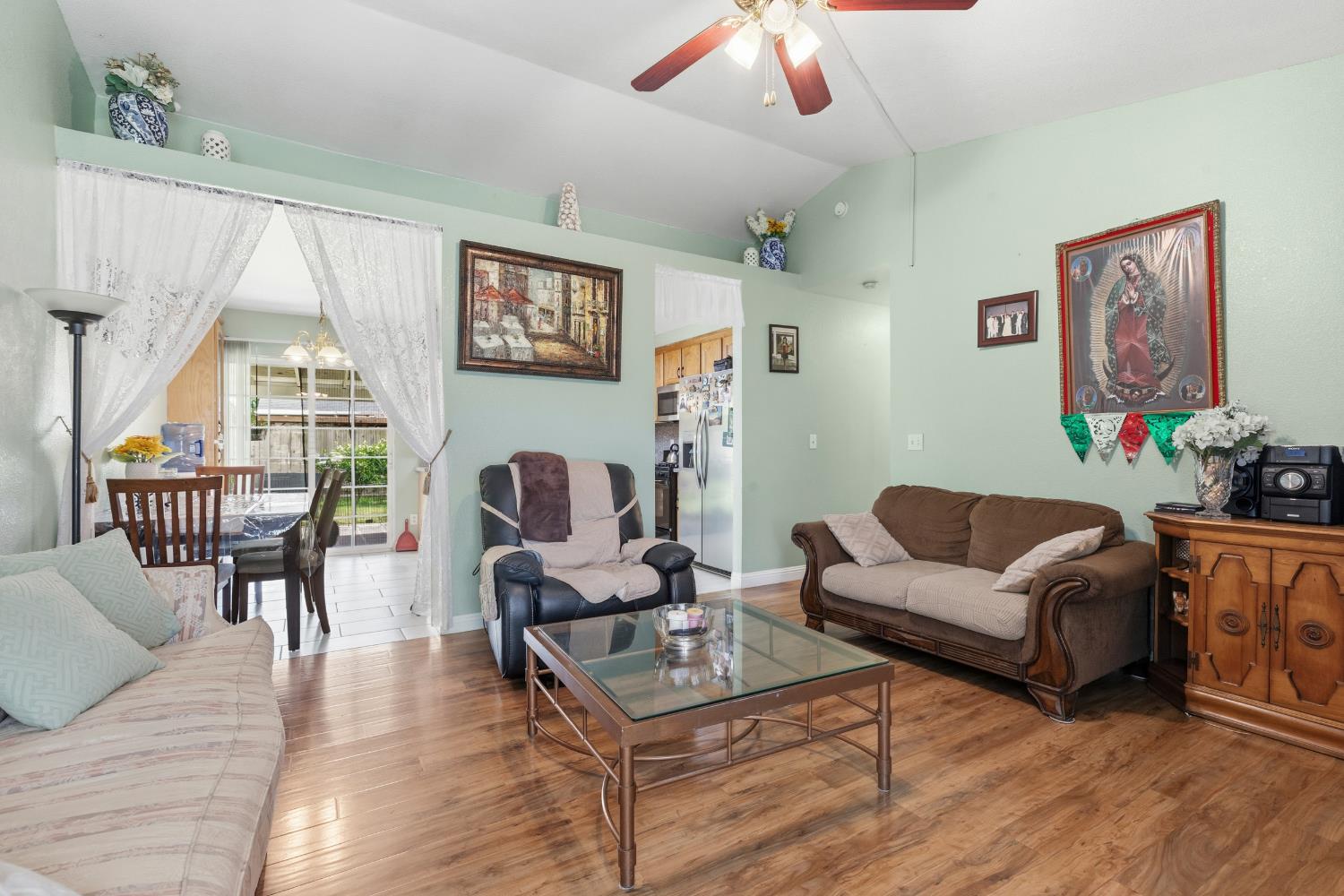 2376 Zinfandel Dr, Livingston, CA 95334