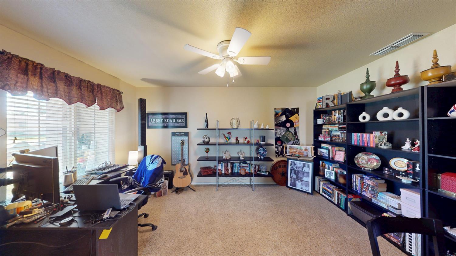 17 Walker Ranch Pkwy, Patterson, CA 95363