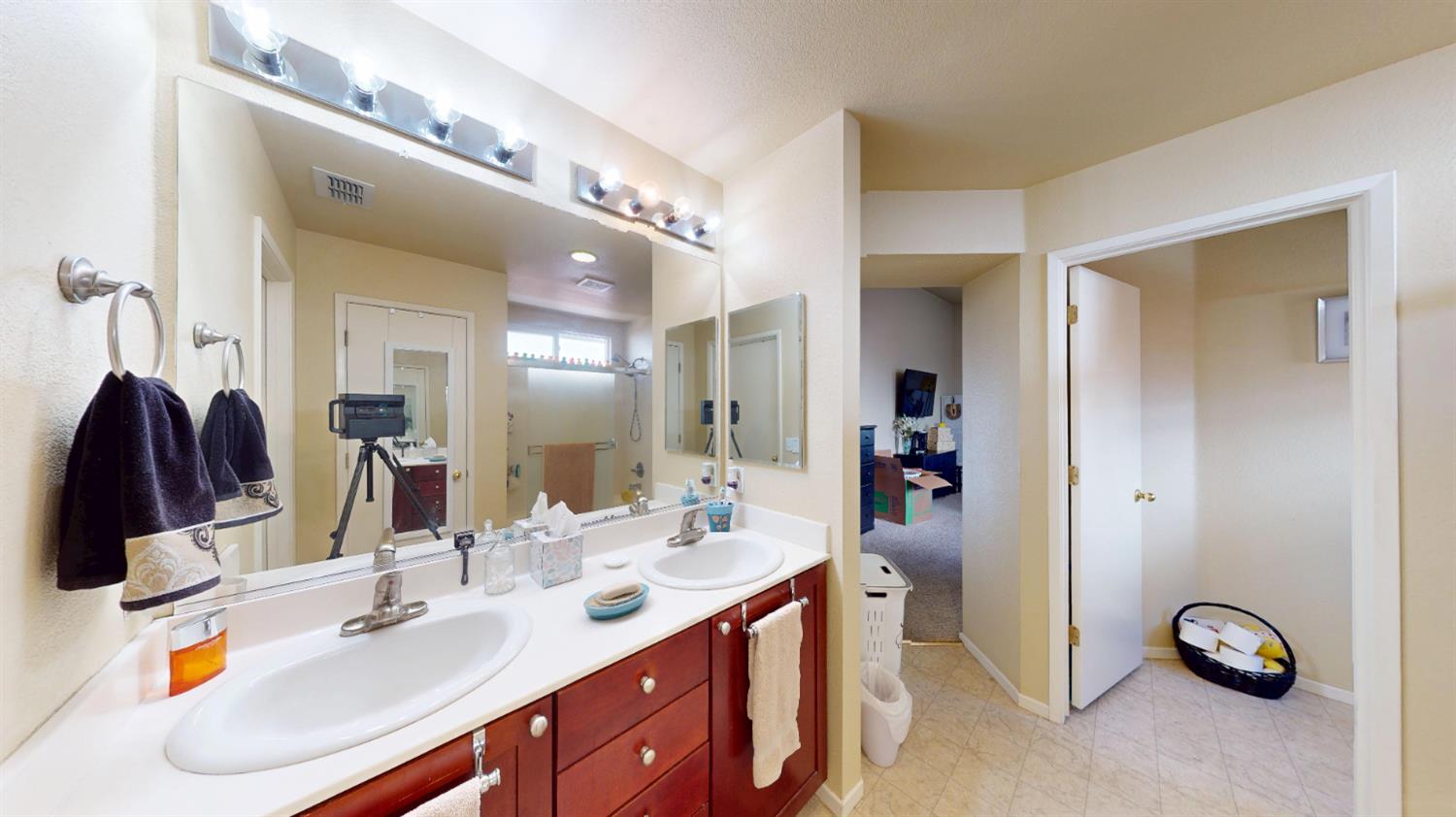 17 Walker Ranch Pkwy, Patterson, CA 95363