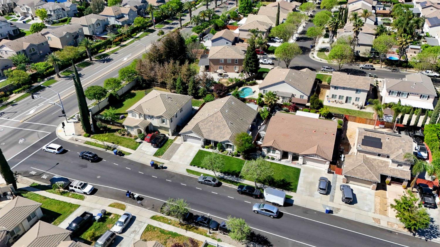 17 Walker Ranch Pkwy, Patterson, CA 95363