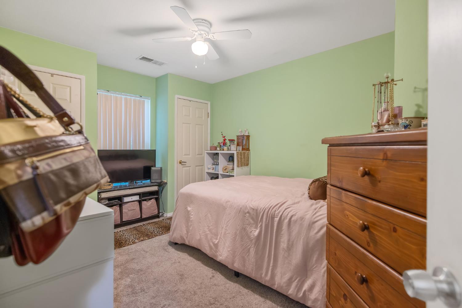 517 Tucker Ave, Fresno, CA 93657