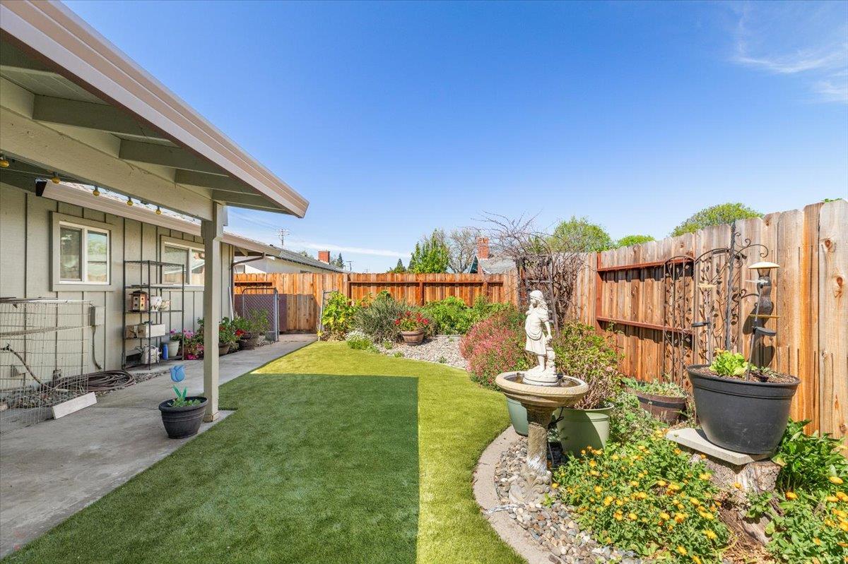 1424 Rose Ave, Modesto, CA 95355