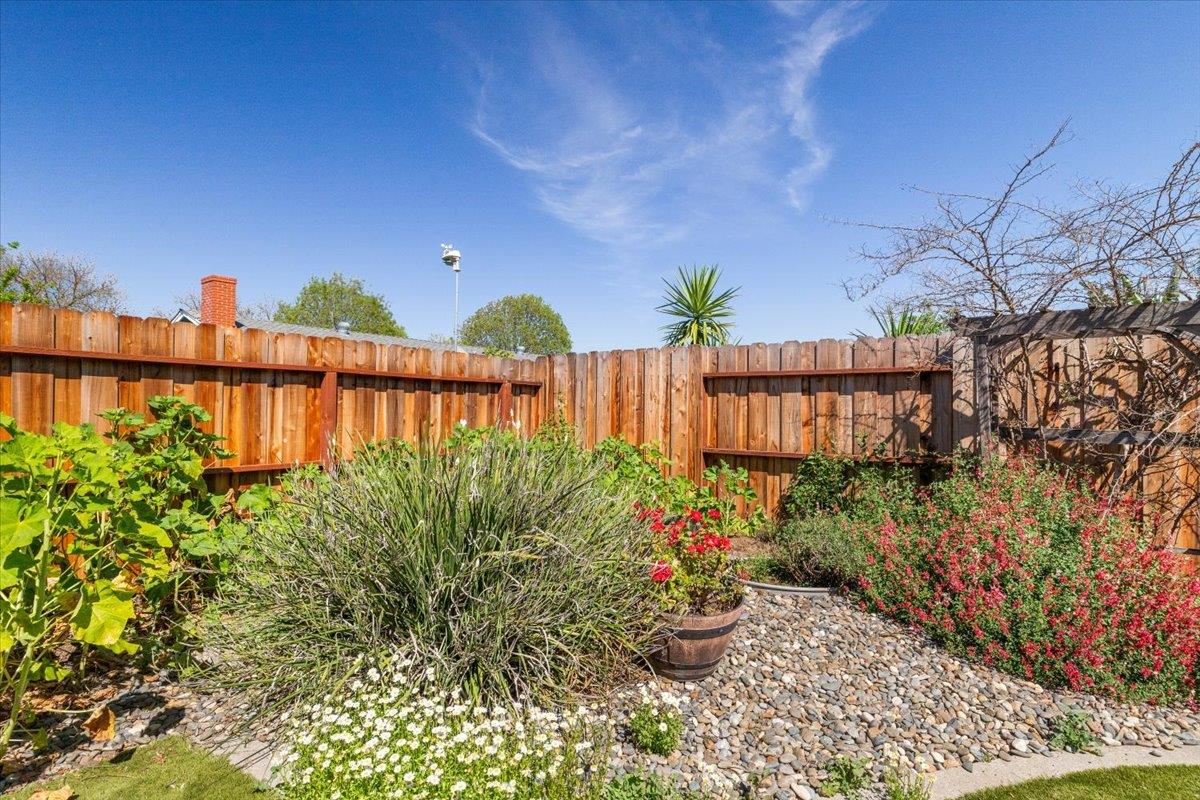 1424 Rose Ave, Modesto, CA 95355