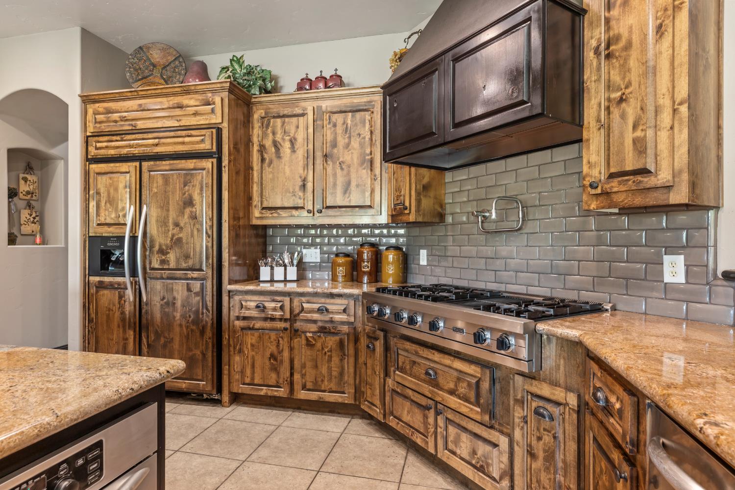 29533 E Chapman Way, Escalon, CA 95320