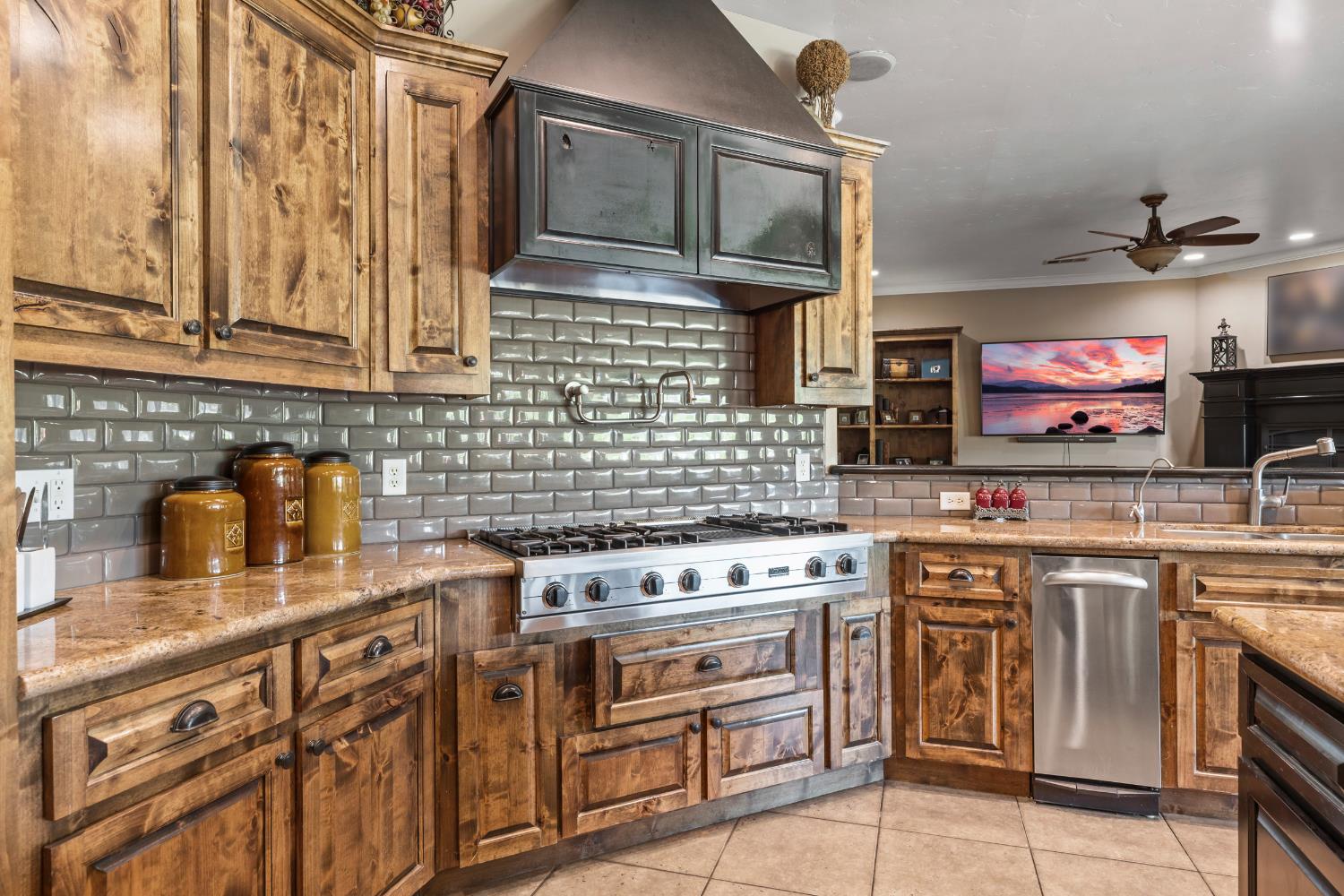 29533 E Chapman Way, Escalon, CA 95320