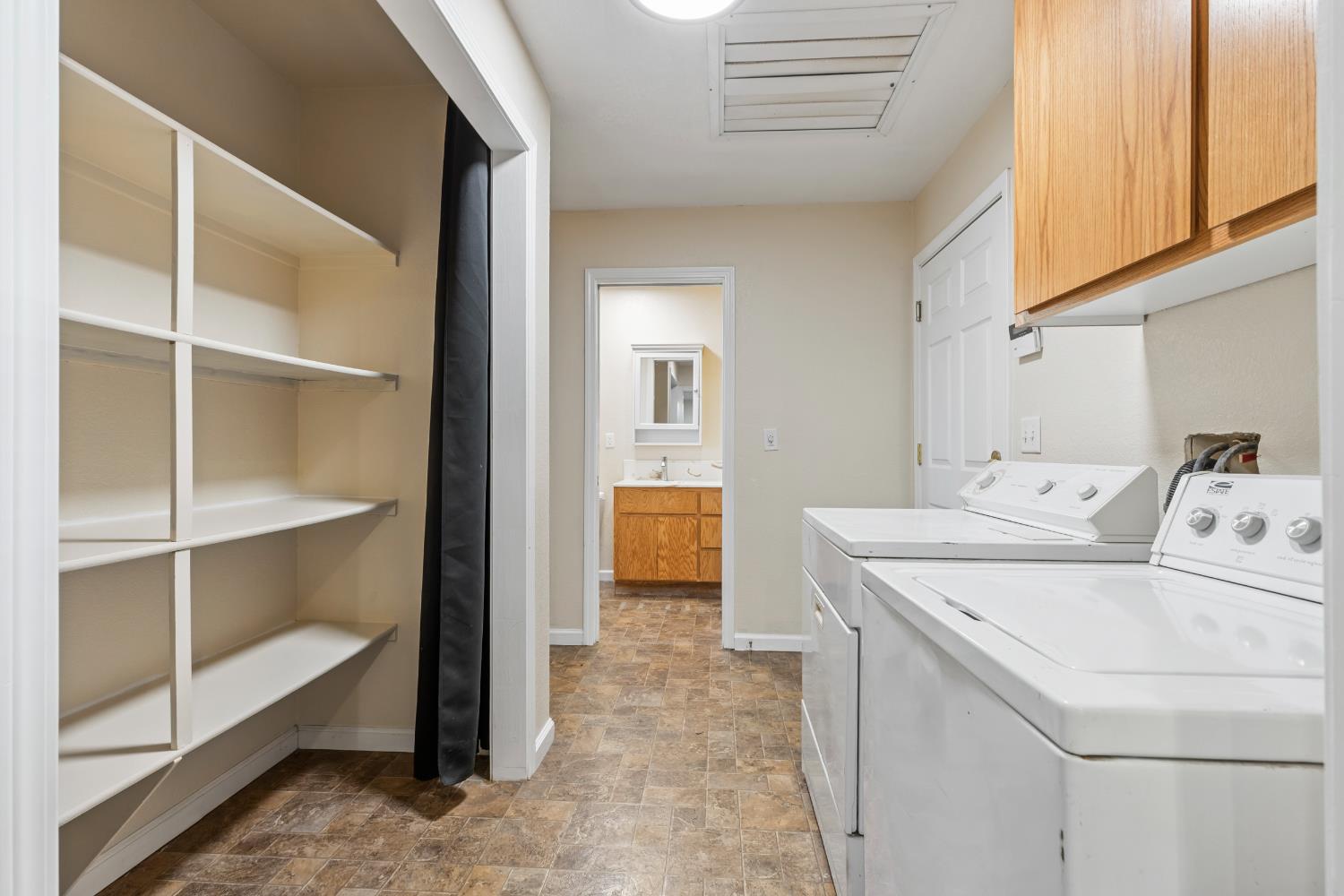 29533 E Chapman Way, Escalon, CA 95320