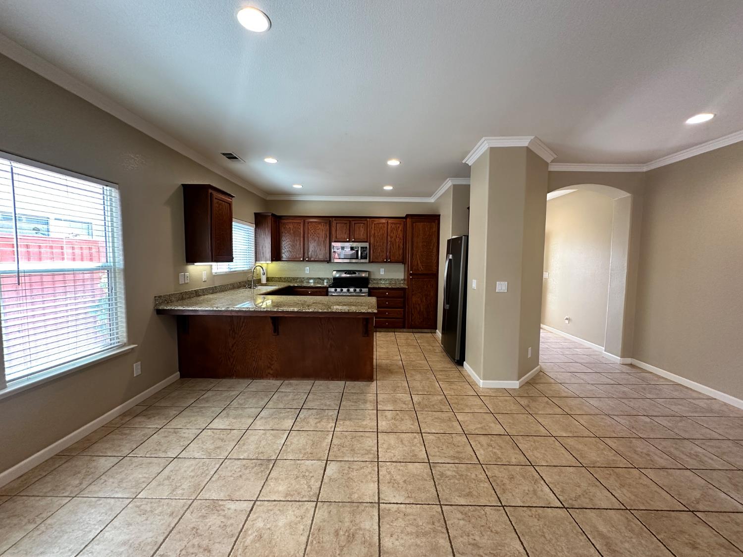 2940 Las Flores Cir, Los Banos, CA 93635