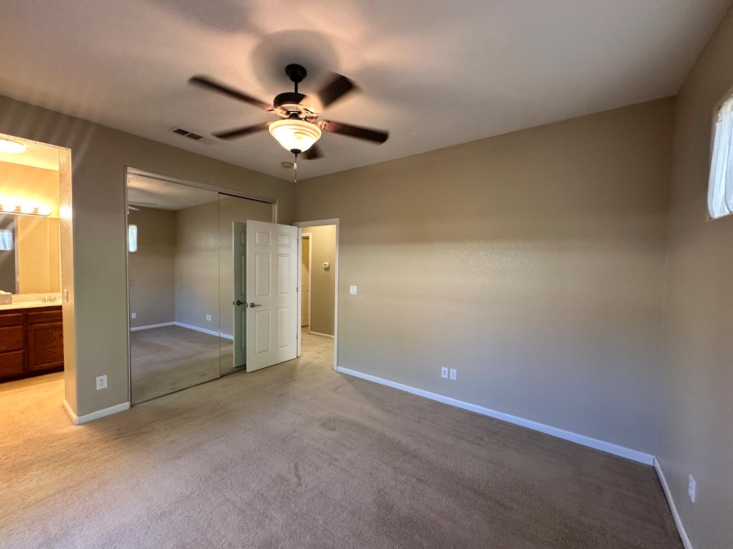 2940 Las Flores Cir, Los Banos, CA 93635