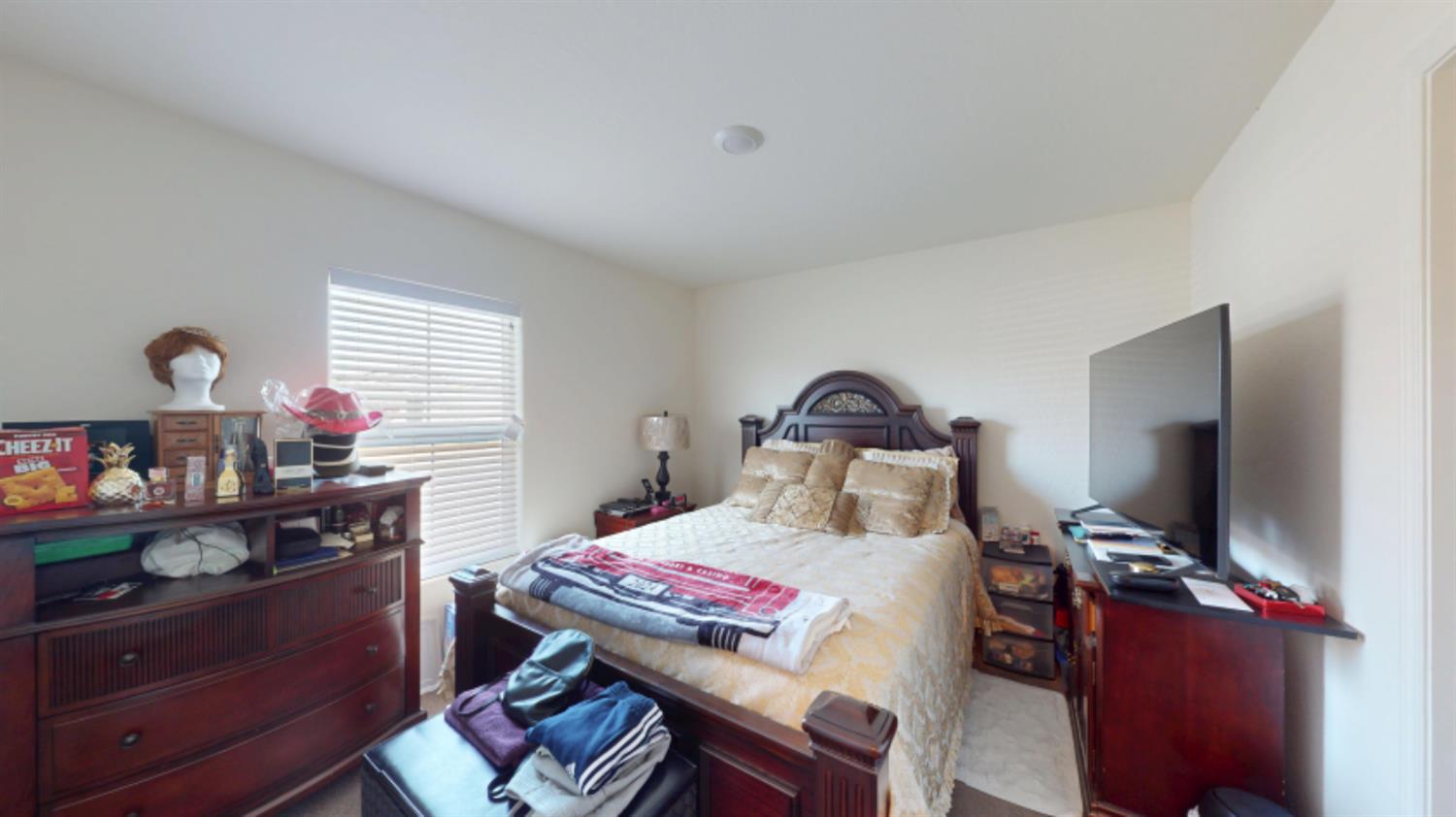 1569 Concord Ave, Madera, CA 93637