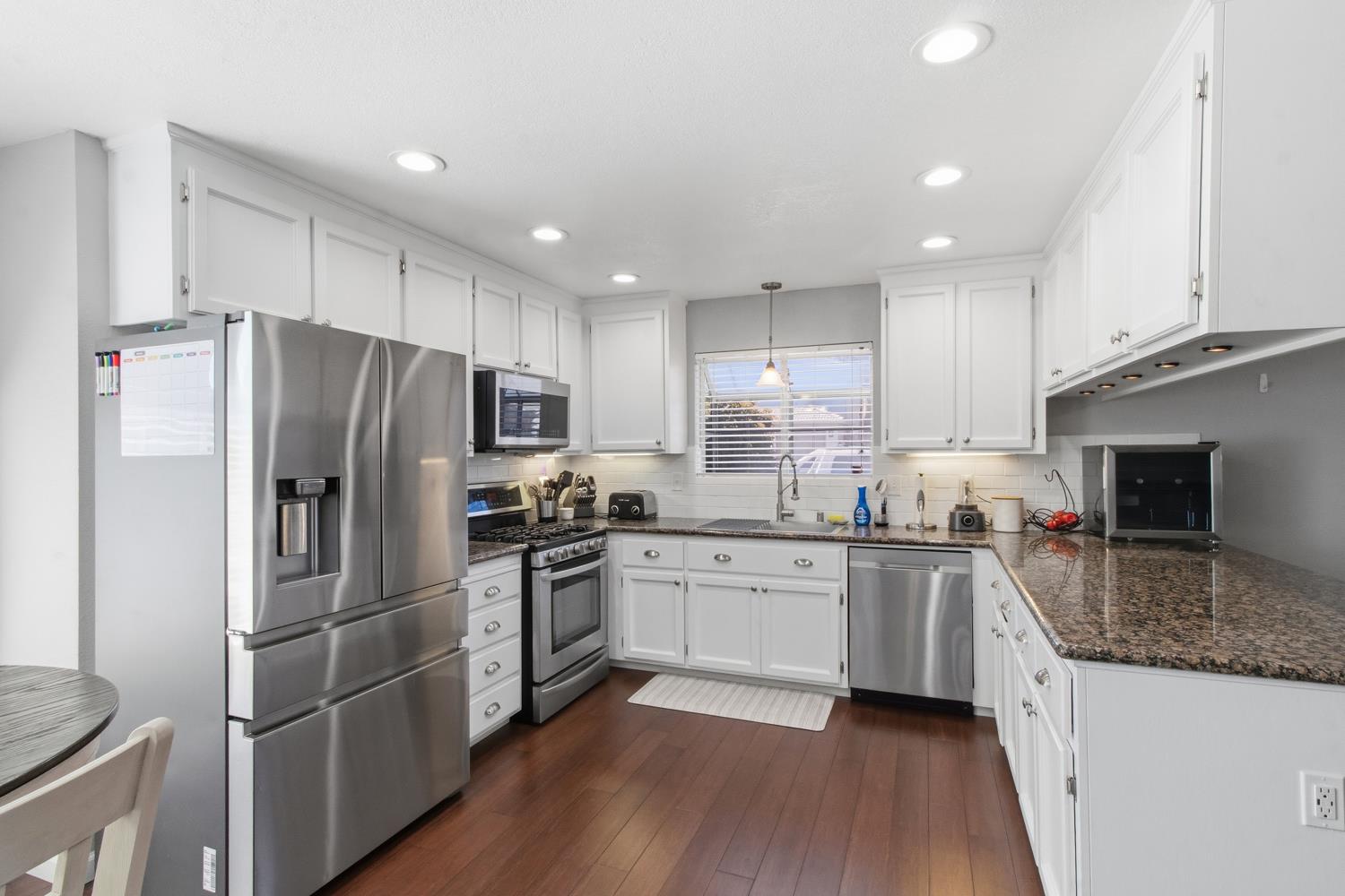 2588 Foxwood Ct, Oakdale, CA 95361