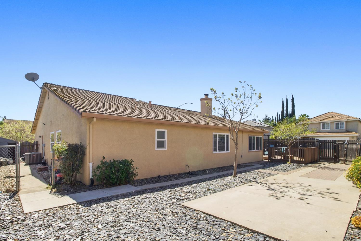 2588 Foxwood Ct, Oakdale, CA 95361