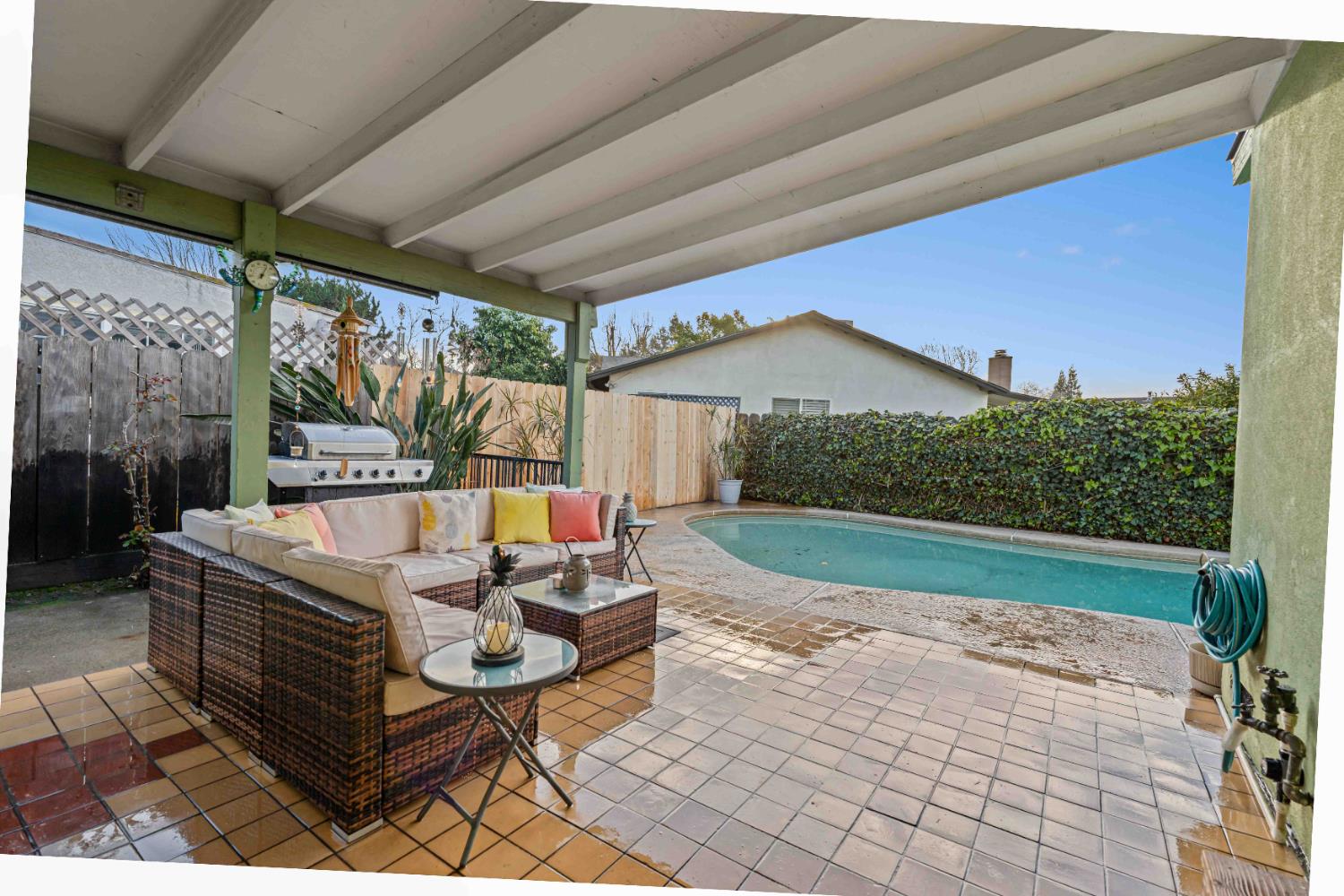 3913 Peacock Ln, Modesto, CA 95356