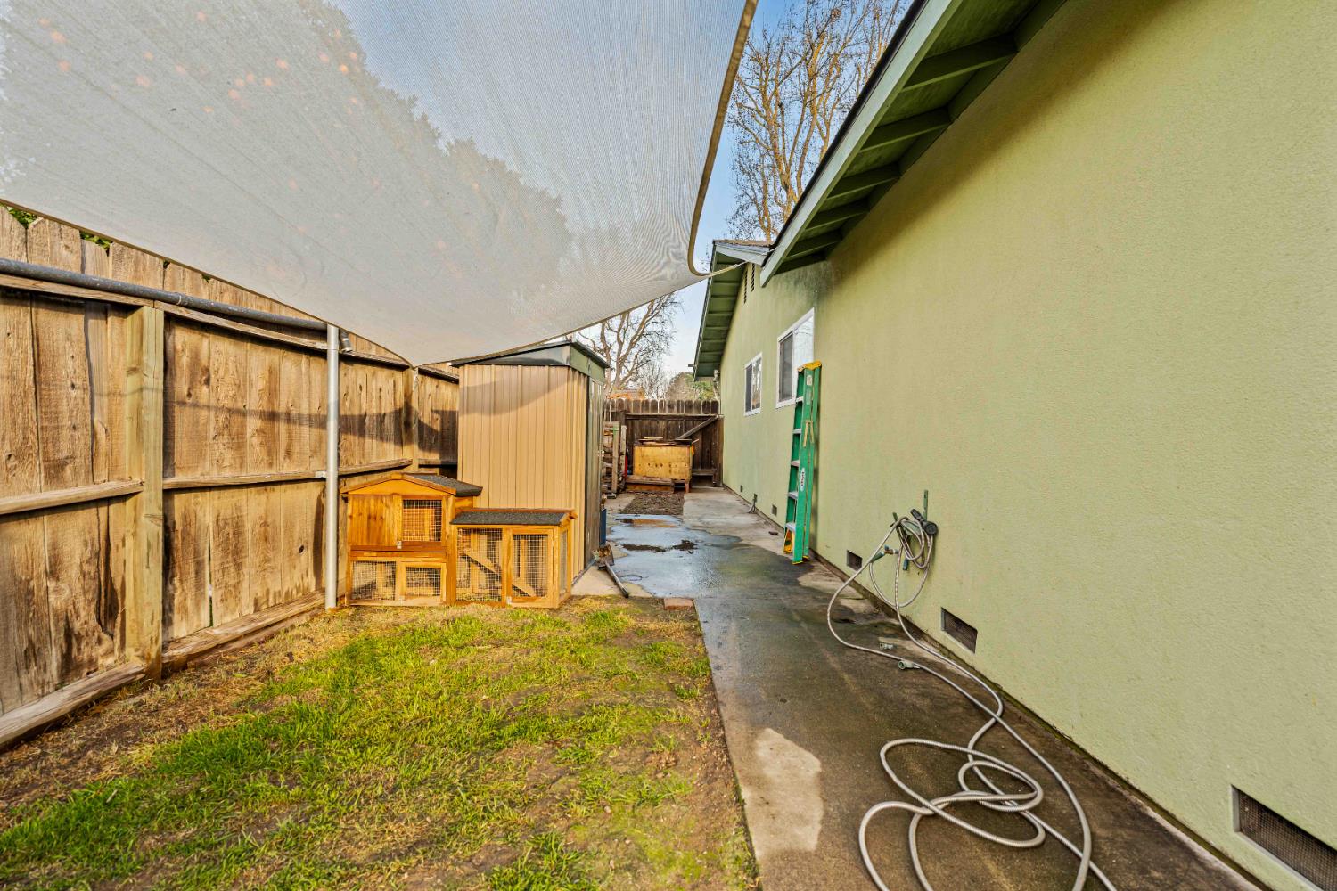 3913 Peacock Ln, Modesto, CA 95356