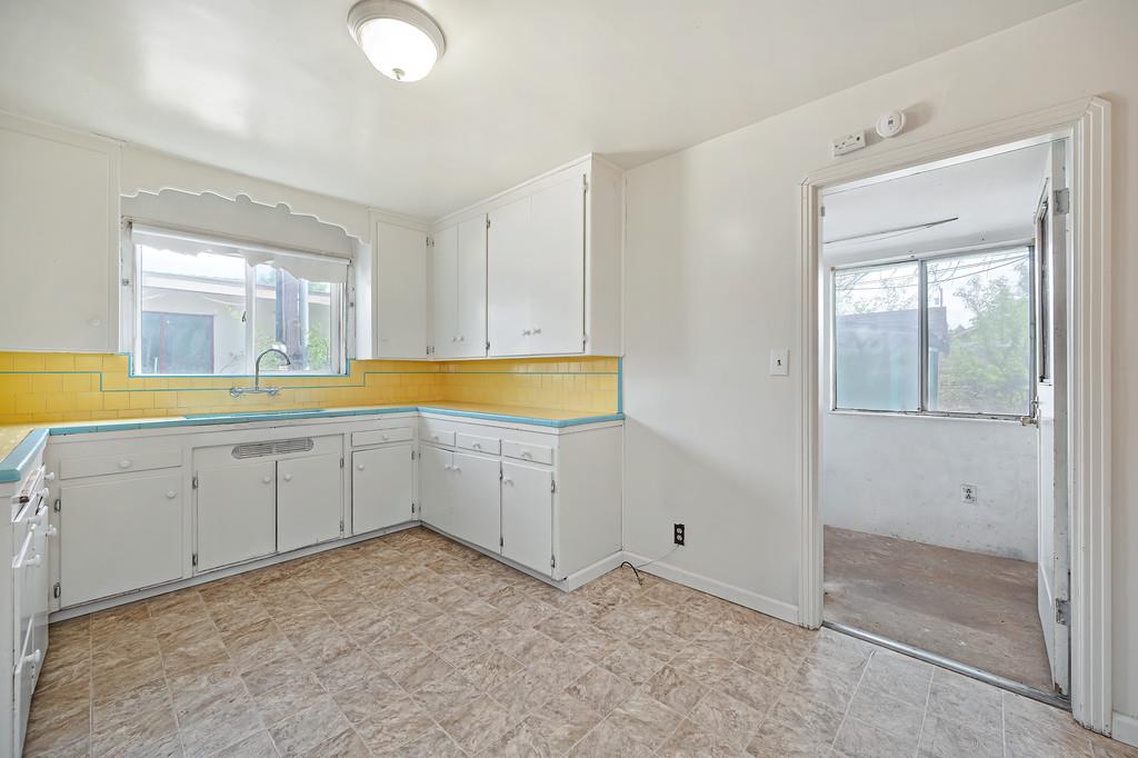 516 Acacia Ave, Manteca, CA 95336