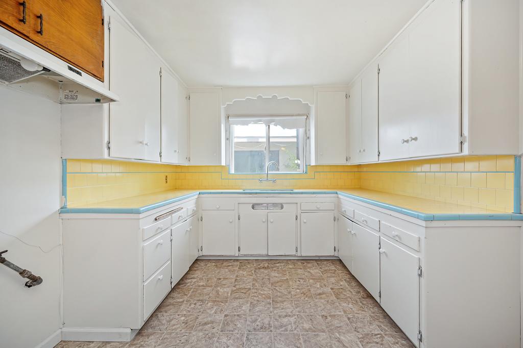 516 Acacia Ave, Manteca, CA 95336