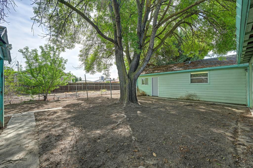 516 Acacia Ave, Manteca, CA 95336