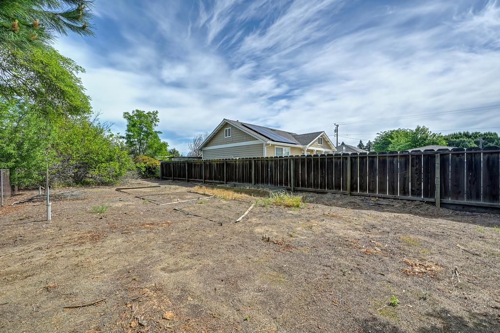 516 Acacia Ave, Manteca, CA 95336