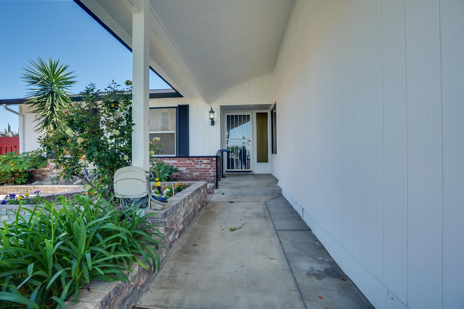 1324 Northgate Dr, Manteca, CA 95336