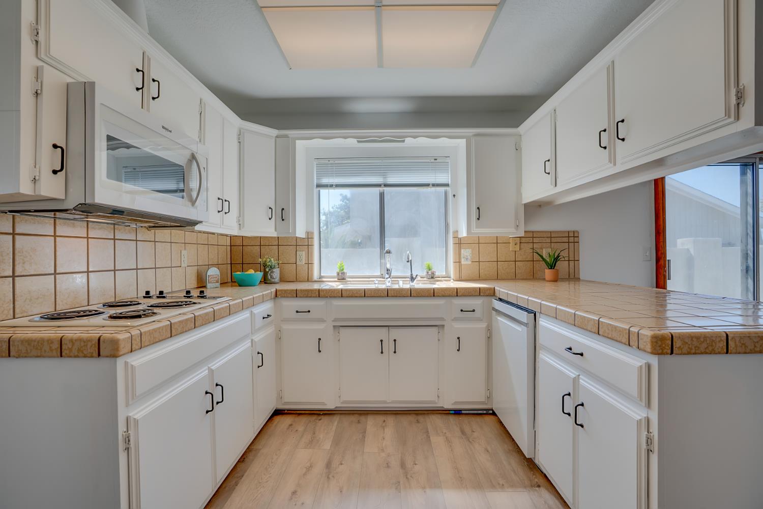 1324 Northgate Dr, Manteca, CA 95336