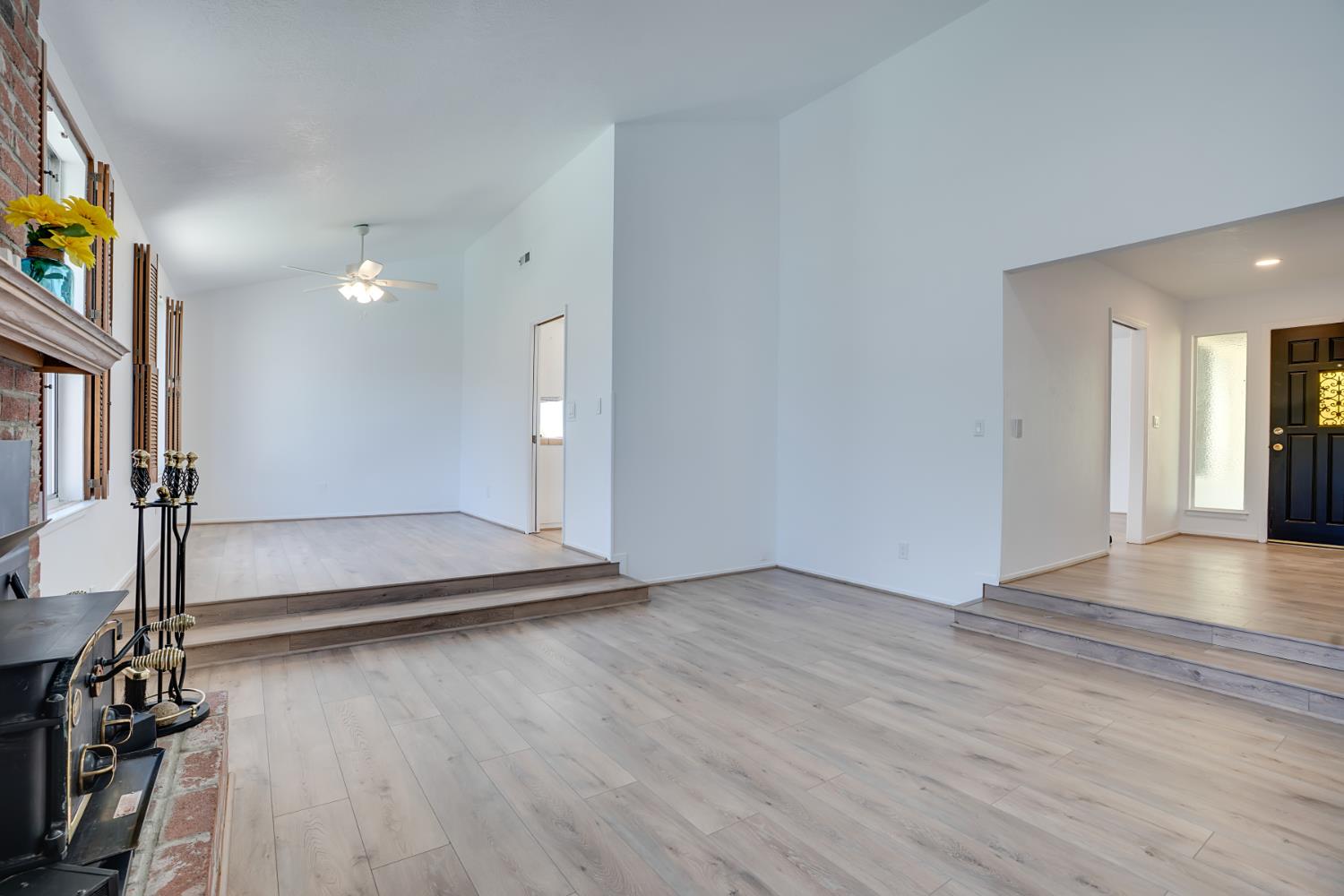 1324 Northgate Dr, Manteca, CA 95336