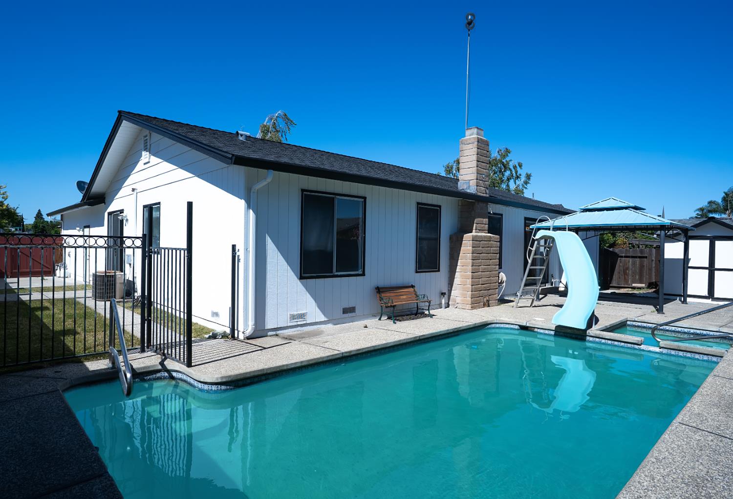1324 Northgate Dr, Manteca, CA 95336