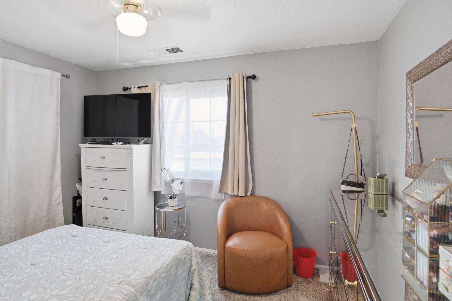 5918 Secretariat Ct, Riverbank, CA 95367