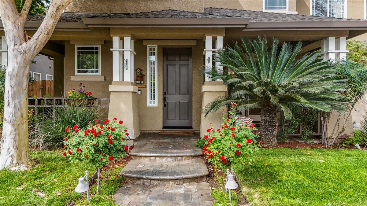 598 Almondcrest St, Oakdale, CA 95361