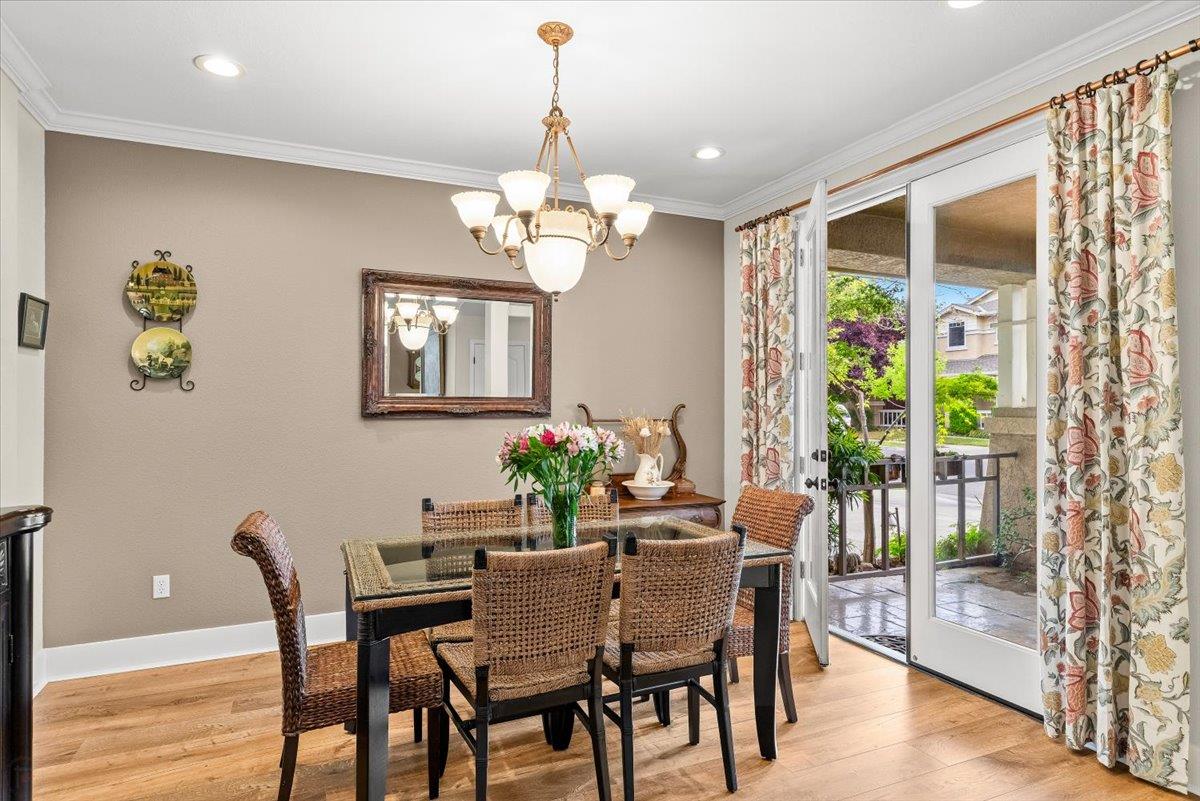 598 Almondcrest St, Oakdale, CA 95361