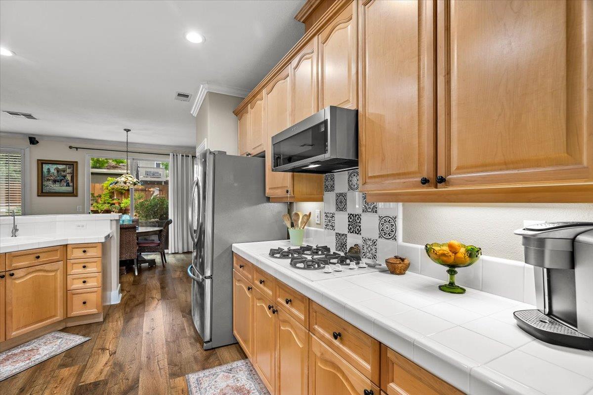 598 Almondcrest St, Oakdale, CA 95361