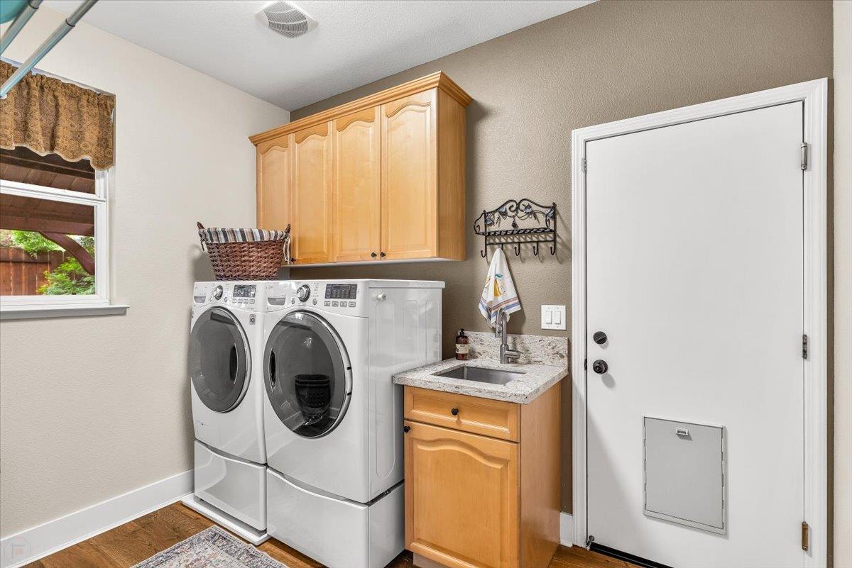 598 Almondcrest St, Oakdale, CA 95361