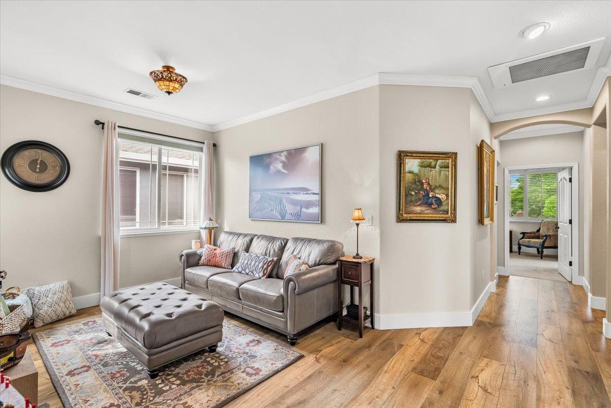 598 Almondcrest St, Oakdale, CA 95361