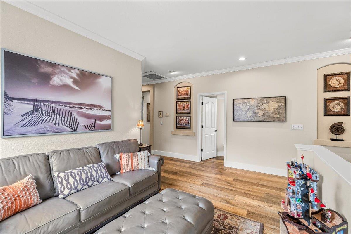 598 Almondcrest St, Oakdale, CA 95361