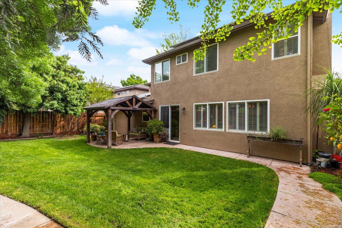 598 Almondcrest St, Oakdale, CA 95361