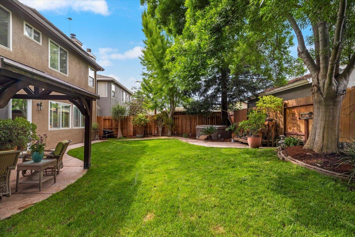 598 Almondcrest St, Oakdale, CA 95361