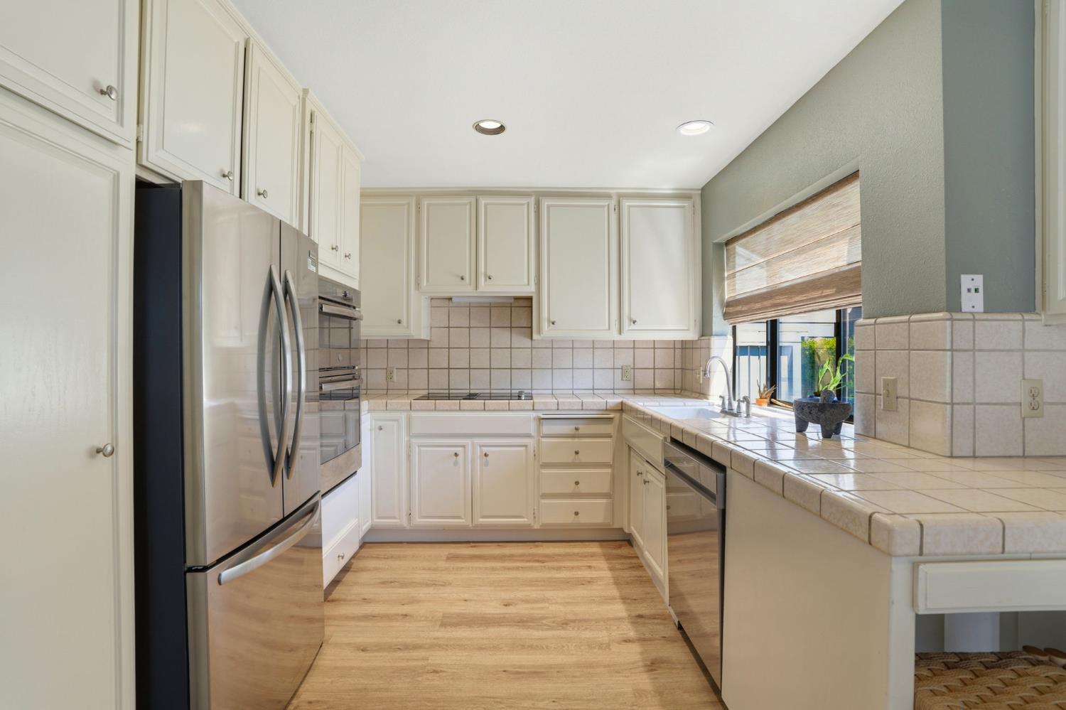 250 W Rumble Rd #D, Modesto, CA 95350
