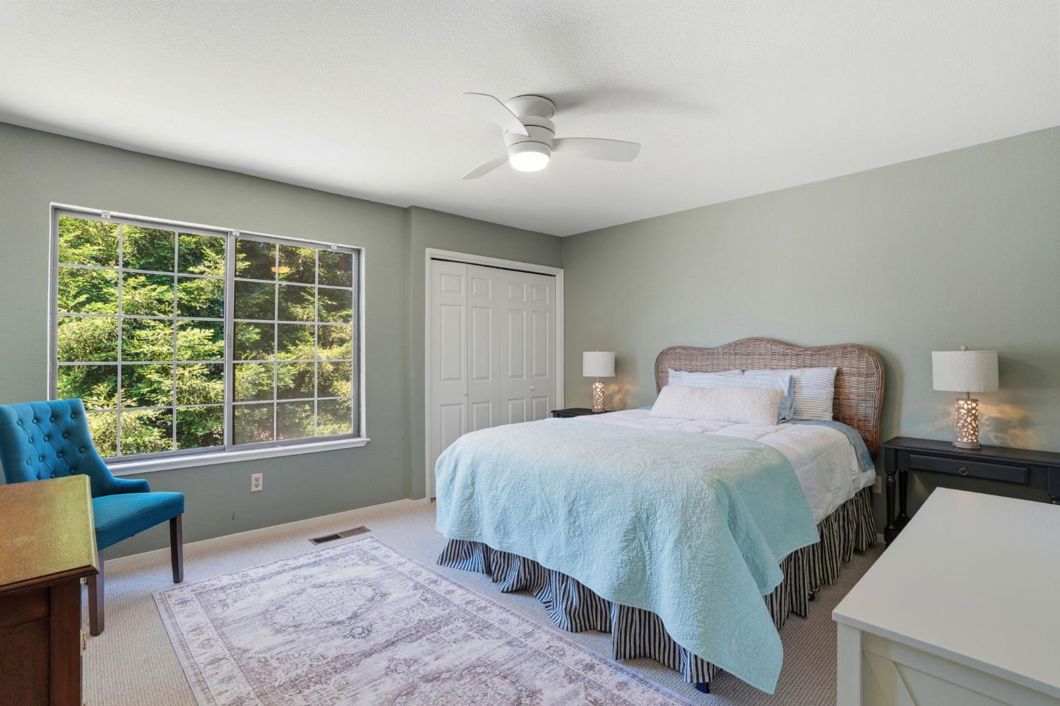 250 W Rumble Rd #D, Modesto, CA 95350