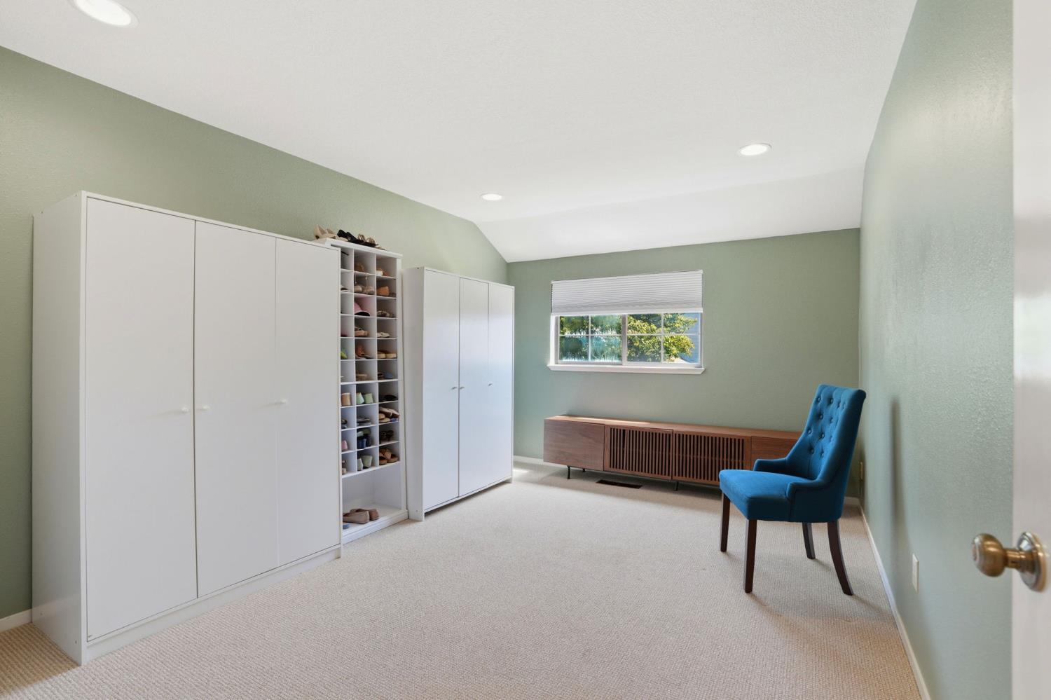 250 W Rumble Rd #D, Modesto, CA 95350
